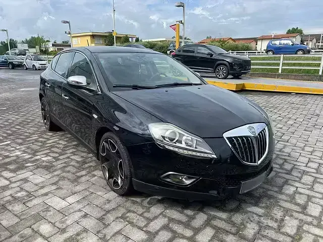 Usata Lancia Delta S 140 CV (102 kW) 2010 Nero Utilitaria