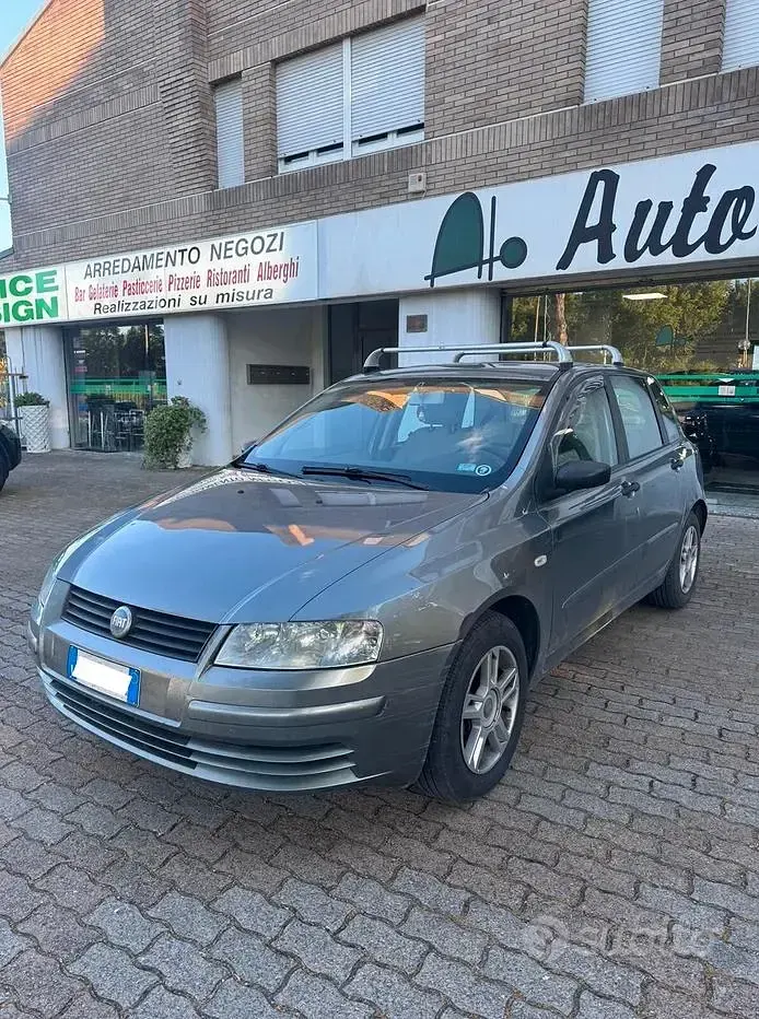 Usata Fiat Stilo 80 CV (58 kW) 2004 Grigio Berlina