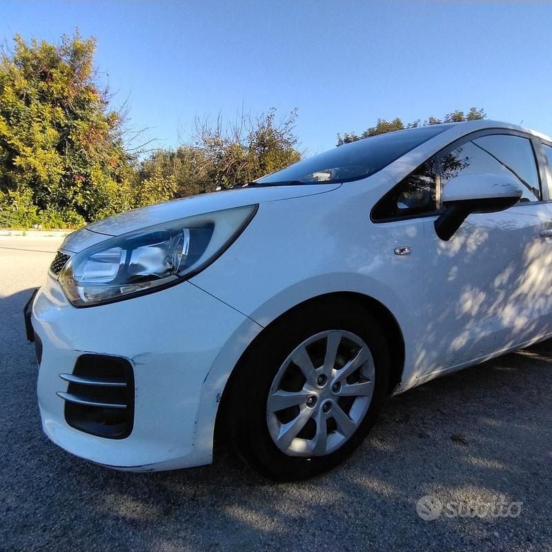Usata Kia Rio 2016 Bianco Utilitaria