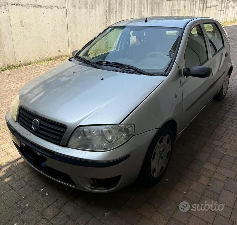 Usata 2006 Fiat Punto Dynamic Due volumi | 700 € (Super prezzo) - Immagine 1/4