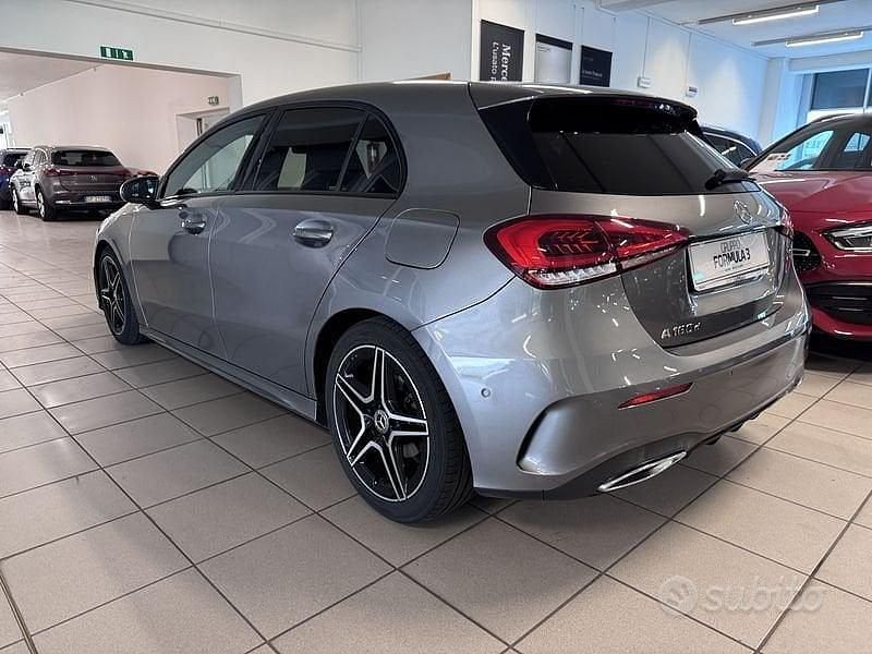 Usata Mercedes A180 Premium 116 CV (85 kW) 2019 Grigio Berlina