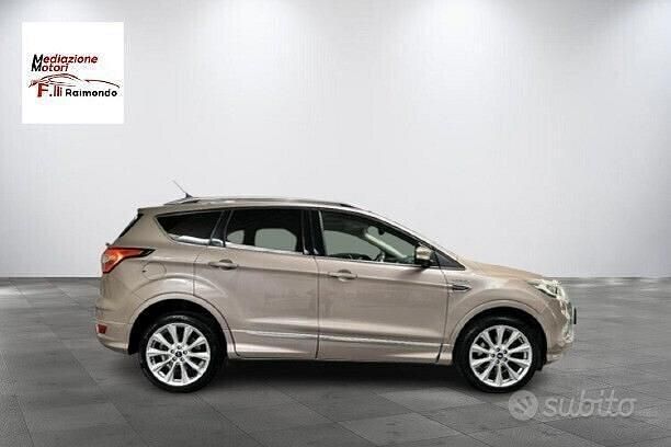 Usata Ford Kuga Vignale 180 CV (132 kW) 2018 Grigio SUV