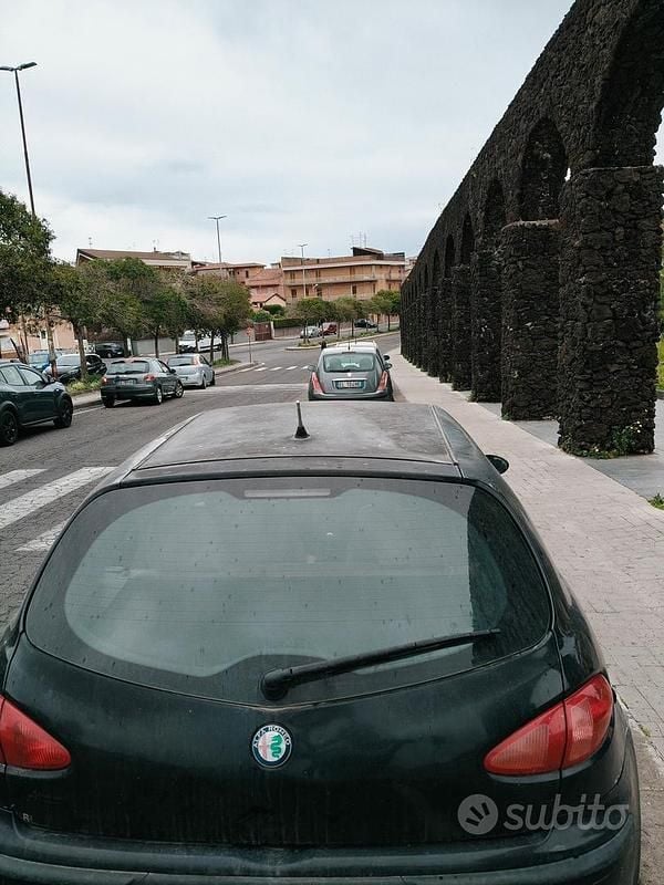 Usata Alfa Romeo 147 115 CV (84 kW) 2001 Nero Utilitaria