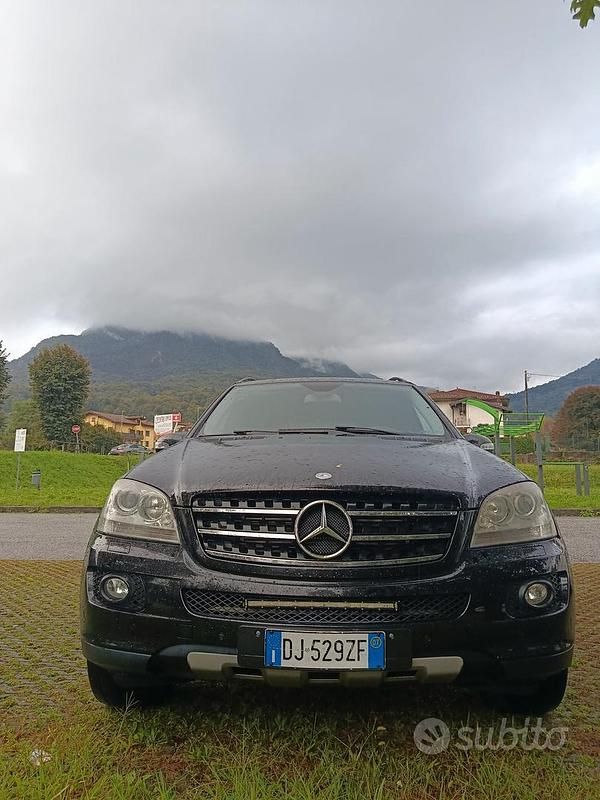 Usata Mercedes ML320 224 CV (164 kW) 2007 Nero SUV
