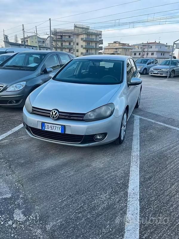 Usata VW Golf VI Comfortline 104 CV (76 kW) 2011 Grigio Utilitaria