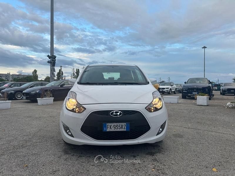 Usata Hyundai ix20 Comfort 90 CV (66 kW) 2017 Bianco Utilitaria