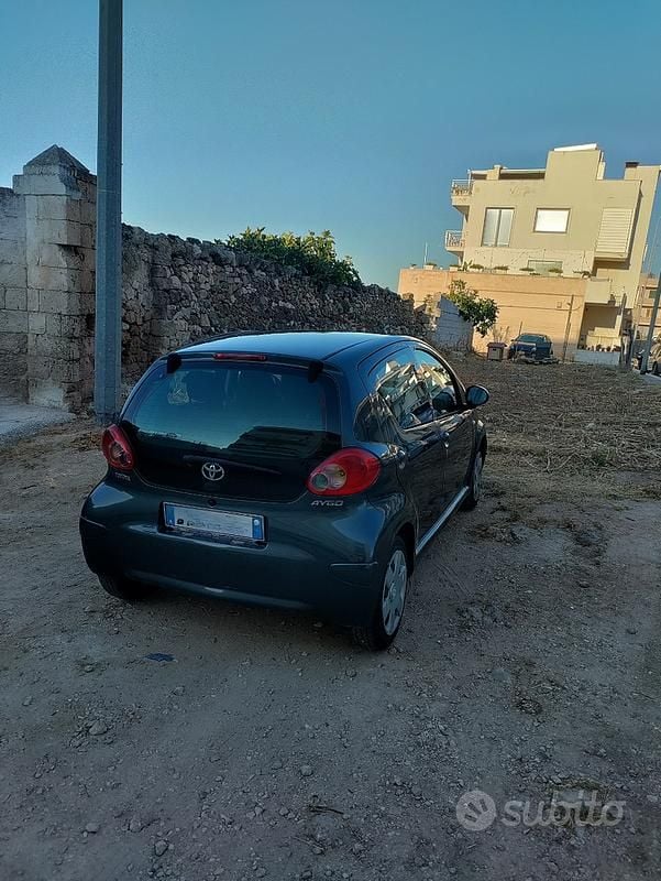 Usata Toyota Aygo Sol 54 CV (39 kW) 2006 Nero Utilitaria