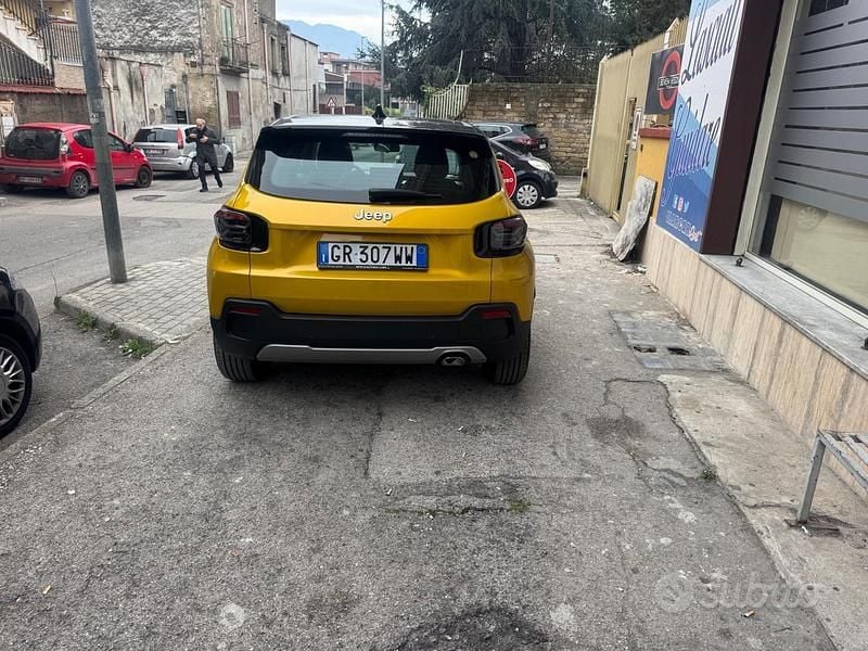 Usata Jeep Avenger Summit 101 CV (74 kW) 2024 Giallo SUV