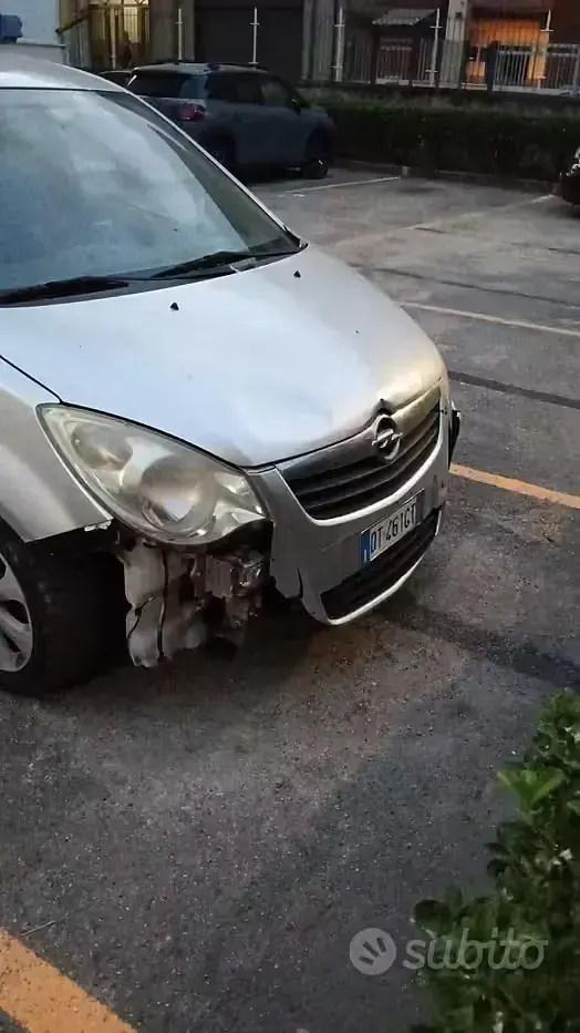 Usata Opel Agila 86 CV (63 kW) 2008 Grigio Utilitaria