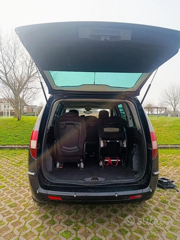 Usata Lancia Phedra 130 CV (95 kW) 2007 Nero Monovolume
