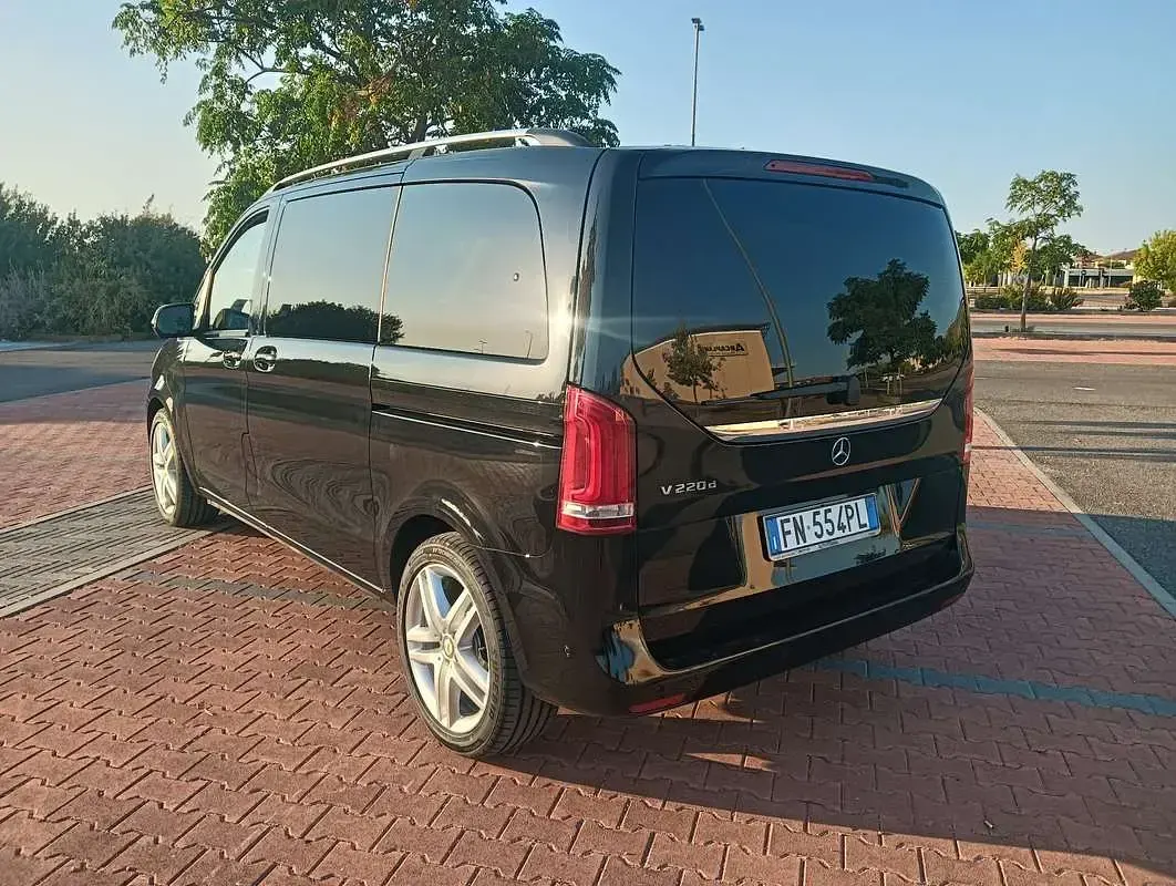 Usata Mercedes V220 163 CV (119 kW) 2018 Nero Monovolume