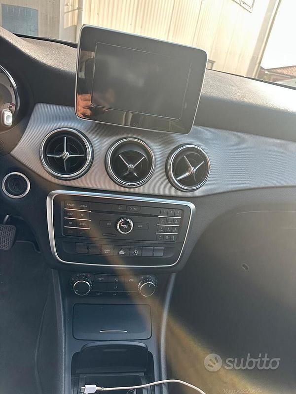 Usata Mercedes CLA200 136 CV (100 kW) 2016 Bianco Berlina