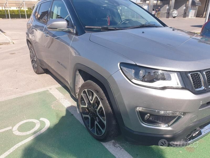 Usata Jeep Compass Limited 140 CV (102 kW) 2019 Grigio SUV