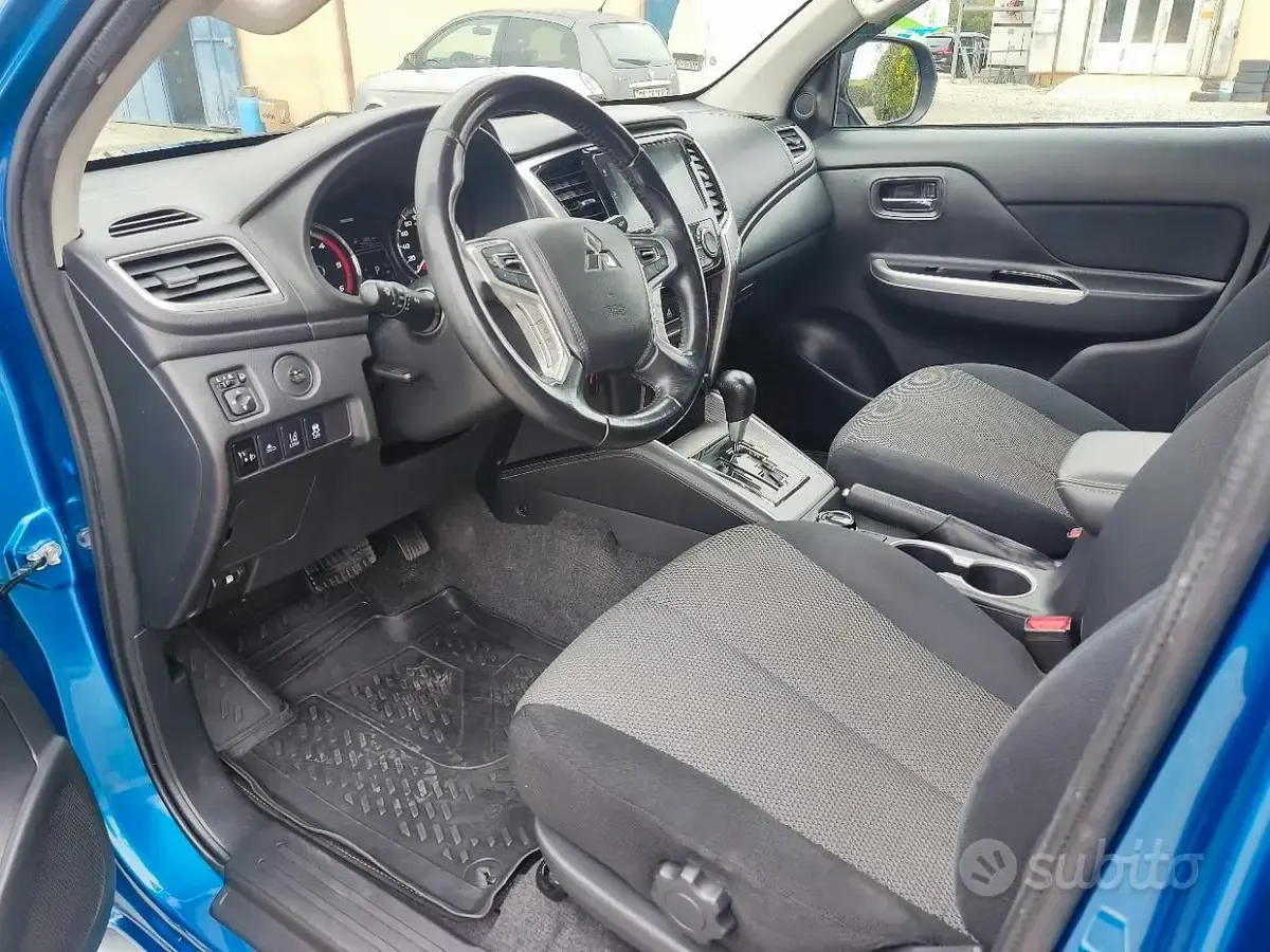 Usata Mitsubishi L200 181 CV (133 kW) 2020 Bluazzurro Pick-up