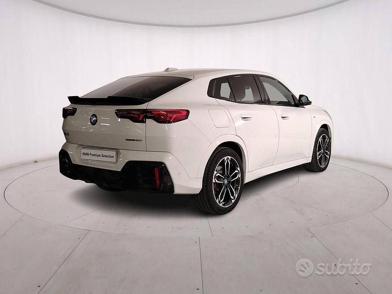 Gebraucht BMW iX2 M Sport 150 kW (204 PS) 2025 Weiß SUV