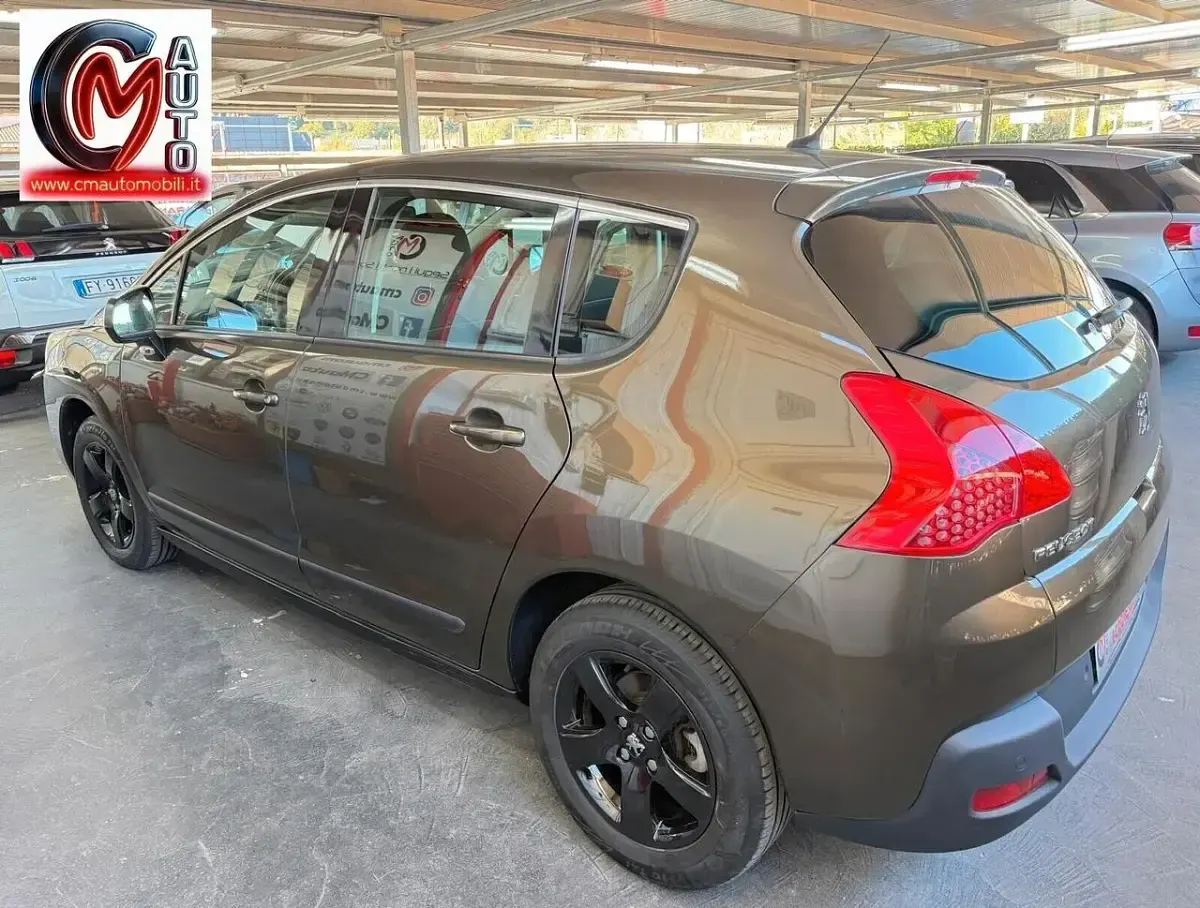 Usata Peugeot 3008 Premium 110 CV (80 kW) 2009 Marrone Berlina