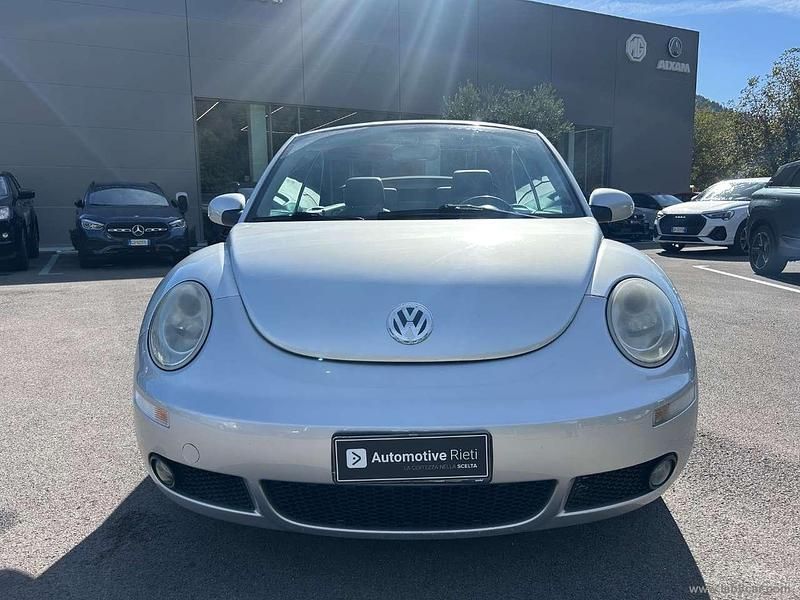Usata VW New Beetle 101 CV (74 kW) 2004 Grigio Utilitaria
