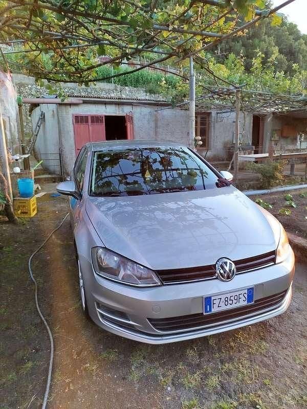 Usata VW Golf VII Highline 105 CV (77 kW) 2013 Berlina