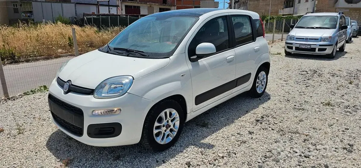 Usata Fiat Panda Lounge 75 CV (55 kW) 2012 Bianco Utilitaria
