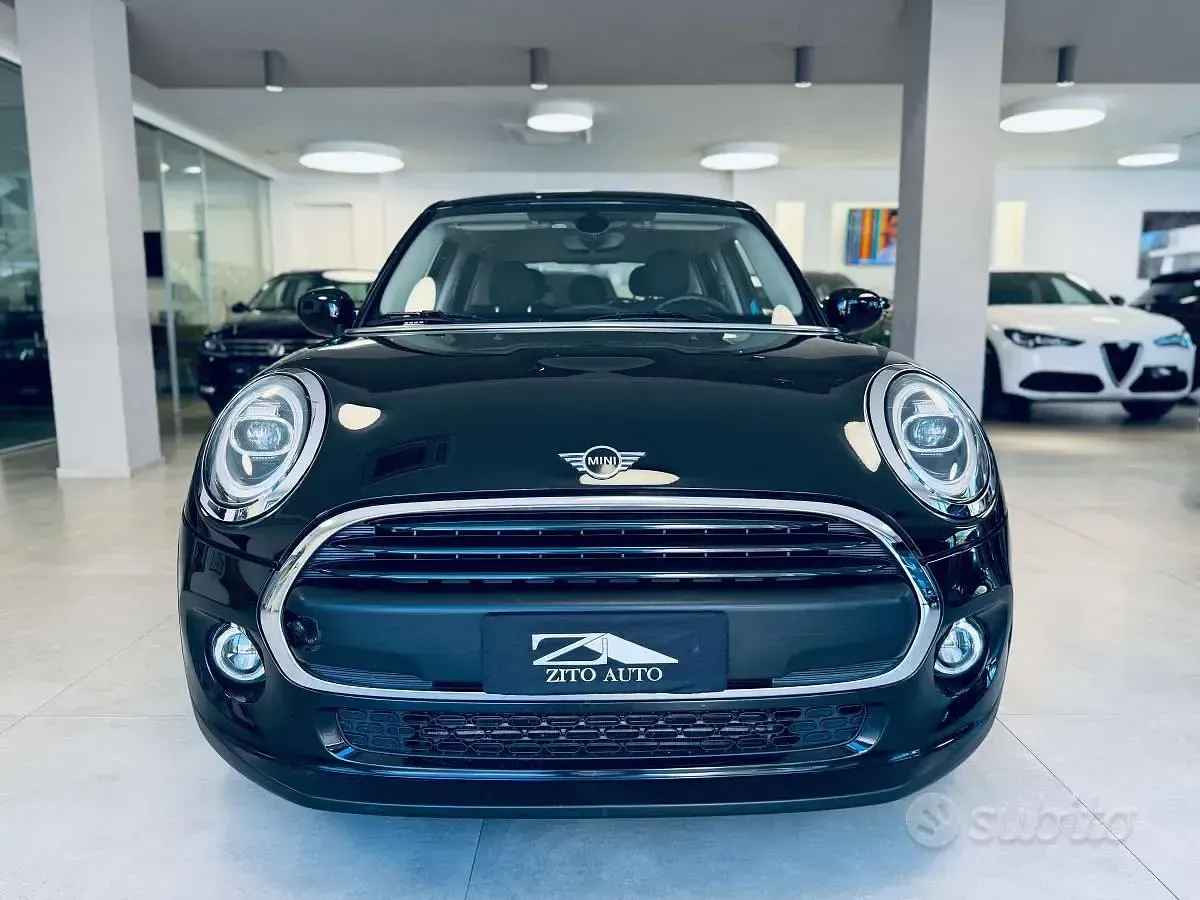 Usata Mini ONE 75 CV (55 kW) 2021 Nero Utilitaria