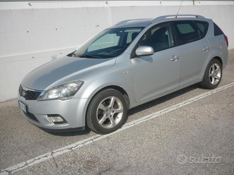 Grigio Usata 2010 Kia Ceed Sportswagon EX Station wagon | 2999 € (Cara) - Immagine 1/4