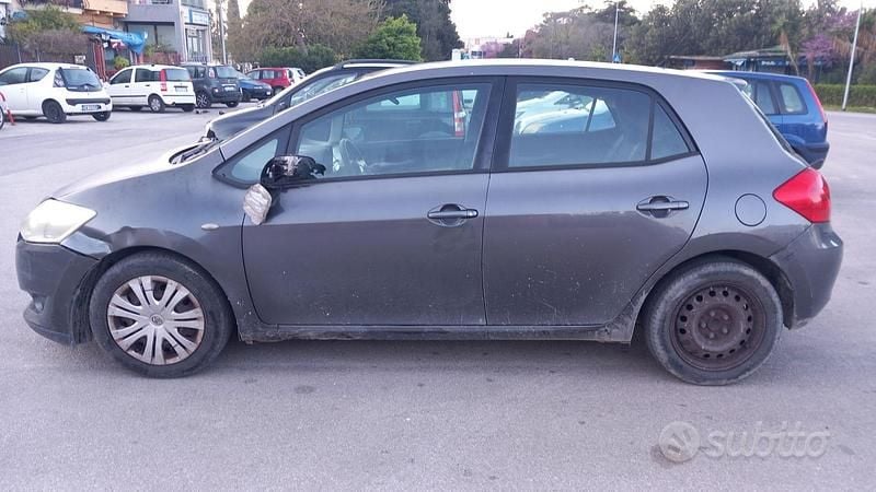Usata Toyota Auris 90 CV (66 kW) 2008 Grigio Utilitaria