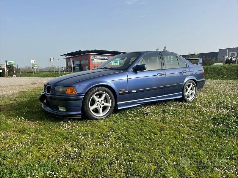 Usata BMW 318 1994 Blu Berlina