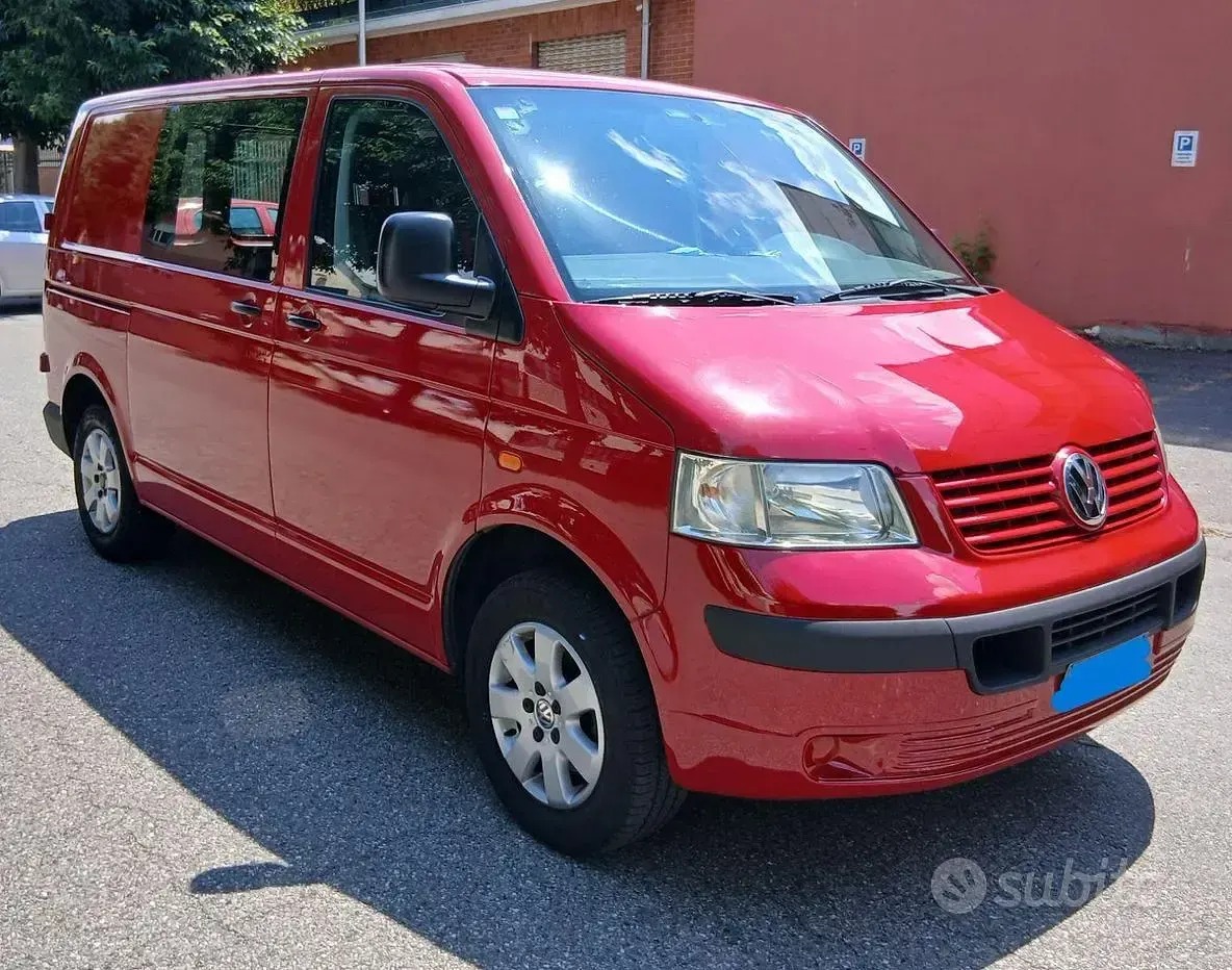 Usata VW T5 131 CV (96 kW) 2004 Rosso Furgone