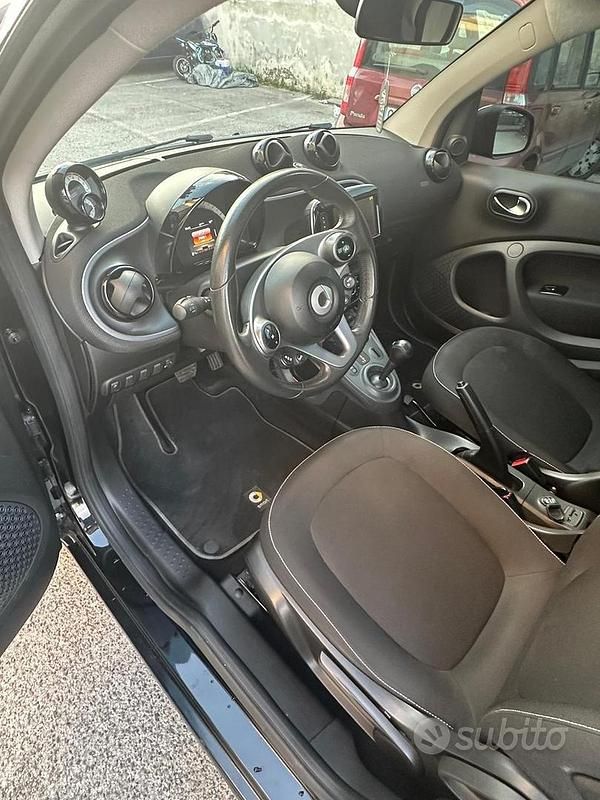 Usata Smart ForTwo Coupé 90 CV (66 kW) 2016 Utilitaria