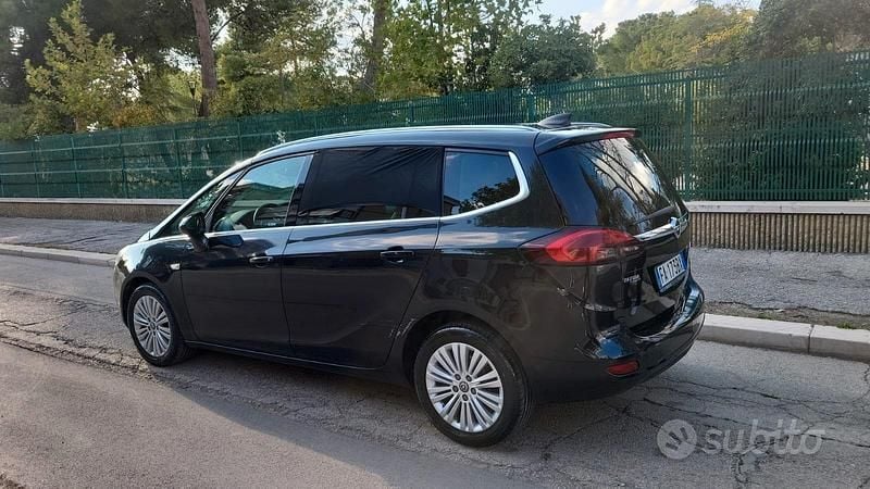Usata Opel Zafira 150 CV (110 kW) 2015 Nero Monovolume