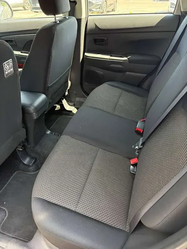 Usata Mitsubishi ASX Inform 117 CV (86 kW) 2019 Argento SUV