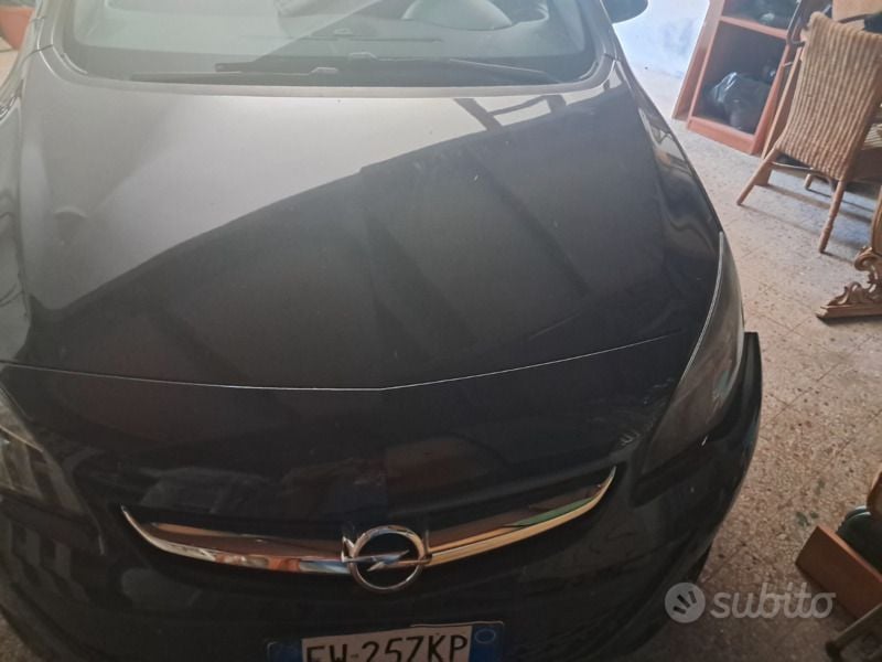 Usata Opel Astra 110 CV (80 kW) 2014 Nero Station wagon