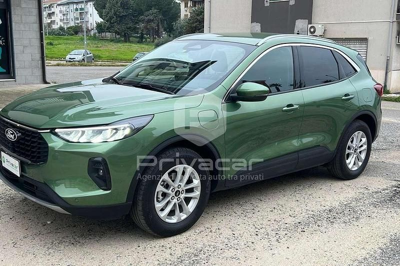 Usata Ford Kuga Titanium 151 CV (111 kW) 2024 Verde SUV