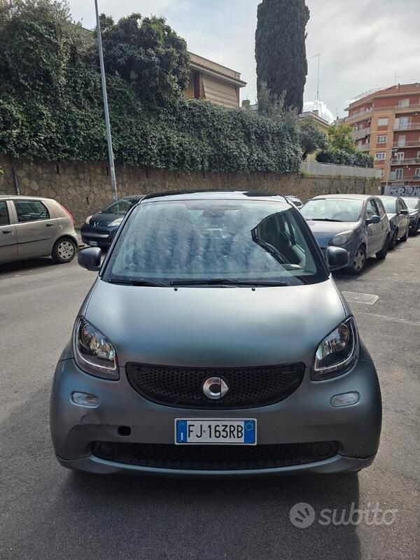 Usata 2017 Smart ForTwo Coupé Utilitaria | 11.000 € (Buon prezzo) - Immagine 1/4