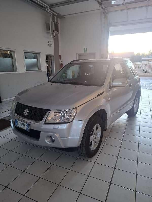 Usata 2009 Suzuki Grand Vitara SUV | 3900 € (Buon prezzo) - Immagine 1/4