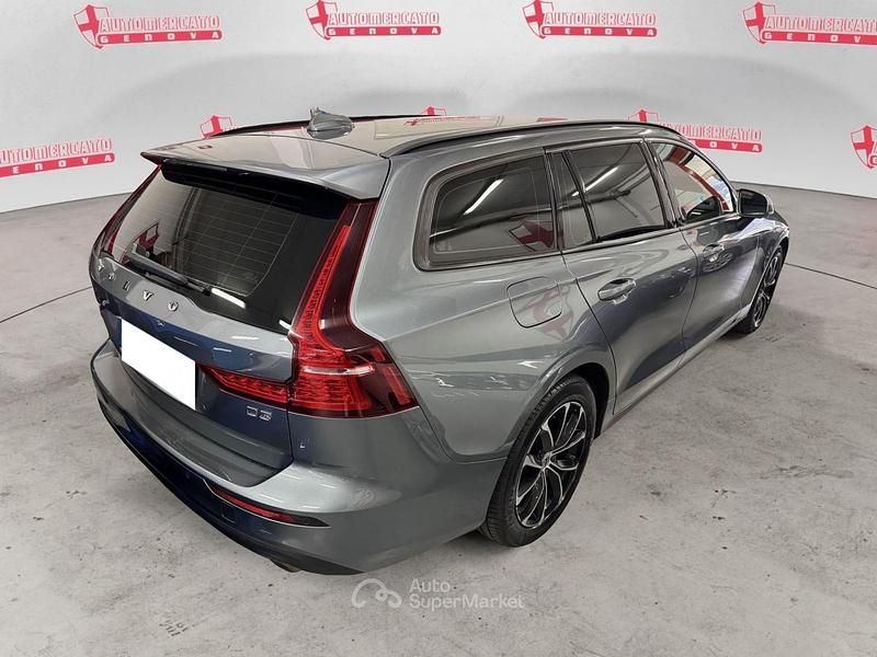 Usata Volvo V60 Momentum 150 CV (110 kW) 2019 Grigio Station wagon