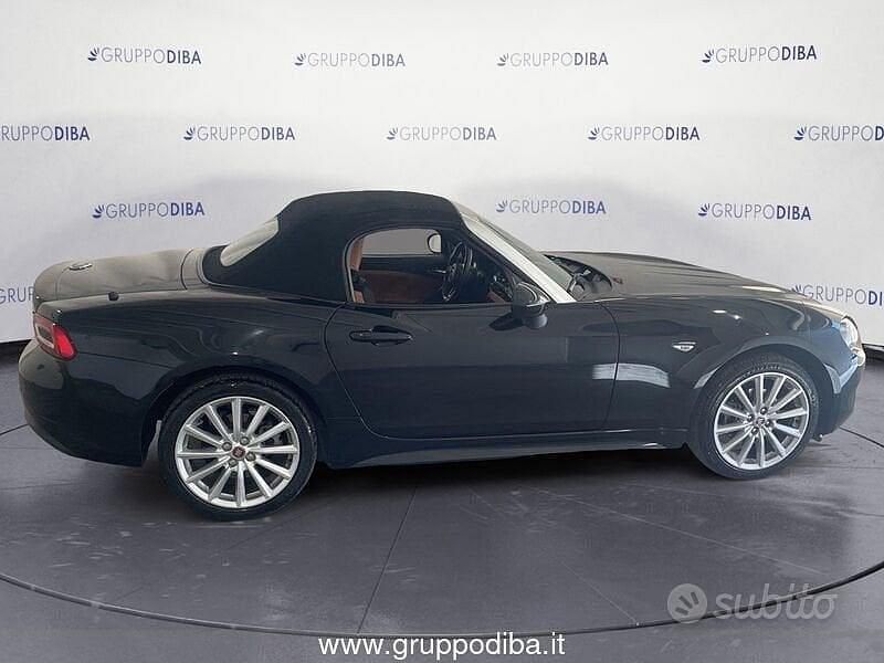 Usata Fiat 124 Spider Lusso 140 CV (102 kW) 2016 Grigio Cabrio