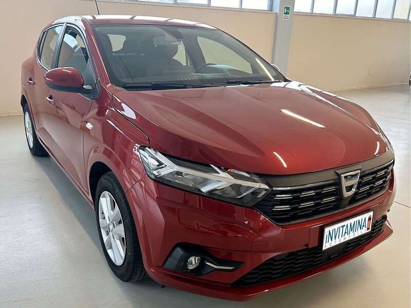 Usata Dacia Sandero Comfort 101 CV (74 kW) 2022 Rosso Utilitaria