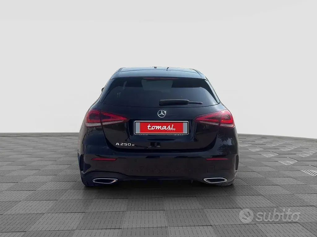 Begagnad Mercedes A250 Premium 160 HK (117 kW) 2020 Svart Sedan
