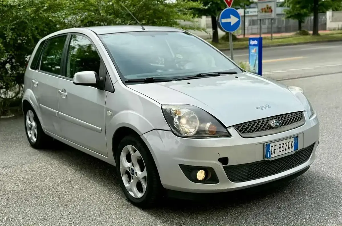 Brugt Ford Fiesta Ghia 75 HK (55 kW) 2007 Hatchback