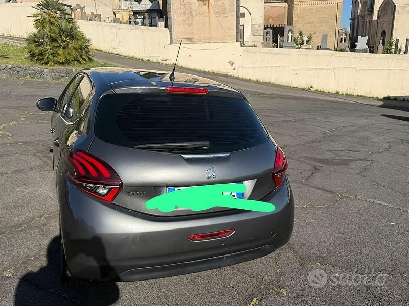 Usata Peugeot 208 Active 82 CV (60 kW) 2017 Grigio Utilitaria