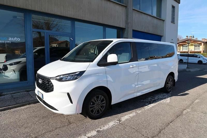 Usata Ford Tourneo Custom Titanium 136 CV (100 kW) 2024 Bianco Furgone