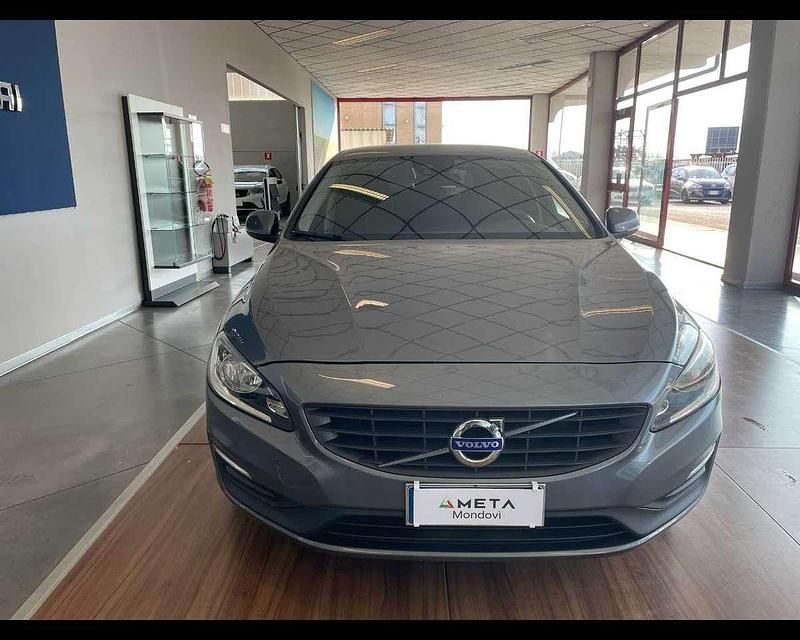 Usata Volvo V60 Business Edition 120 CV (88 kW) 2017 Grigio Station wagon