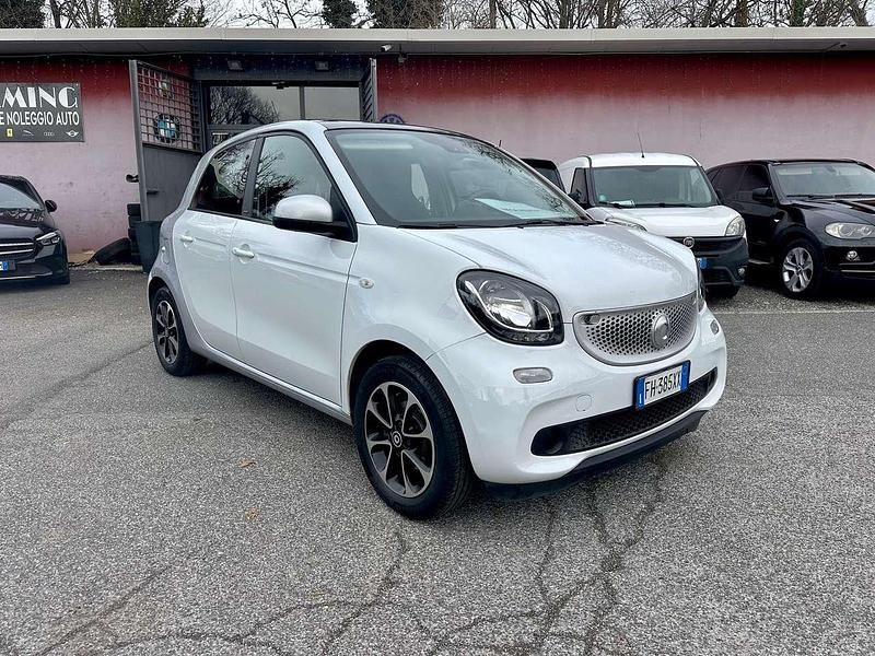 Bianco Usata 2017 Smart ForFour Passion Utilitaria | 13.500 € (Cara) - Immagine 1/4