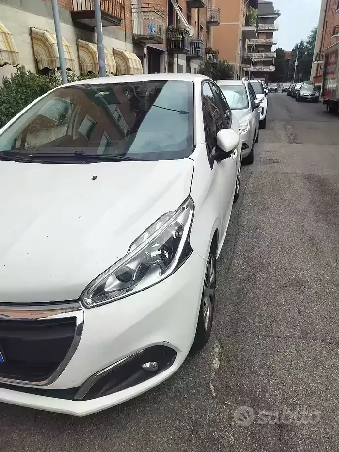 Usata Peugeot 208 75 CV (55 kW) 2017 Bianco Utilitaria