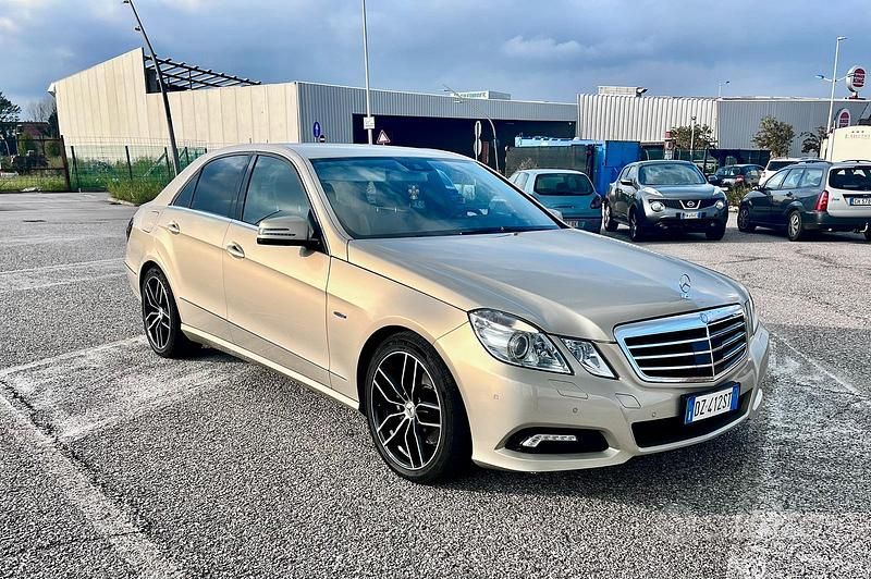 Usata Mercedes E350 Elegance 231 CV (169 kW) 2010 Giallo Berlina