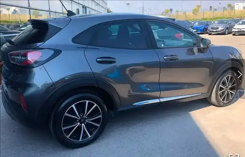 Usata Ford Puma Titanium 125 CV (91 kW) 2022 Magnetic grey (metallizzato) SUV