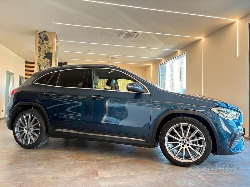 Usata Mercedes GLA200 Premium Plus 150 CV (110 kW) 2022 Blu/azzurro SUV
