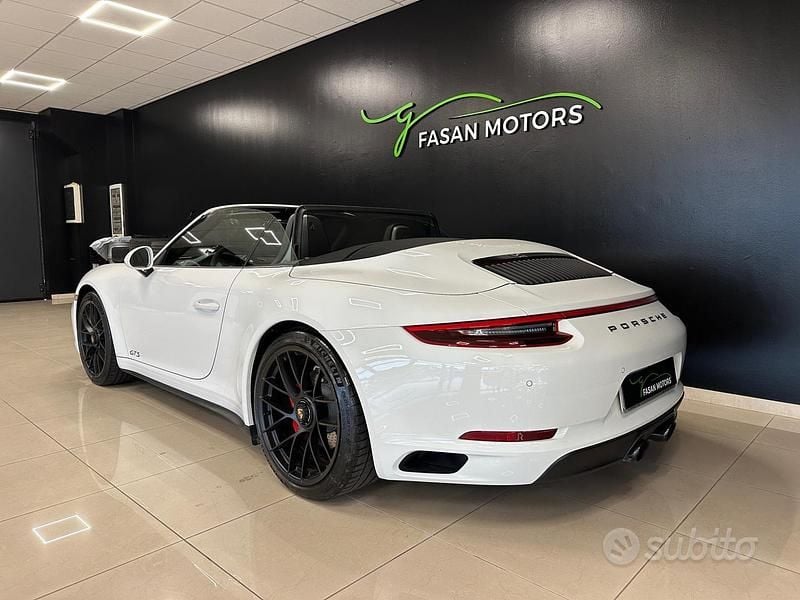 Usata Porsche 911 Carrera 4 GTS 450 CV (330 kW) 2018 Bianco Cabrio