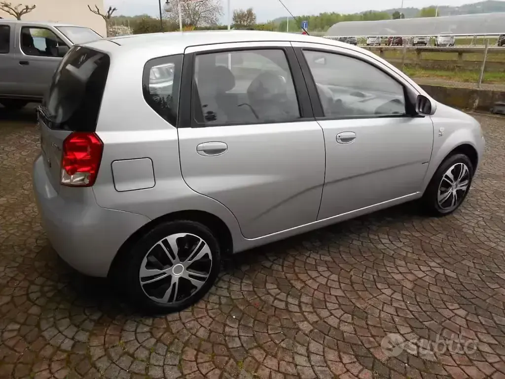 Usata Chevrolet Kalos SE 72 CV (52 kW) 2008 Grigio Berlina